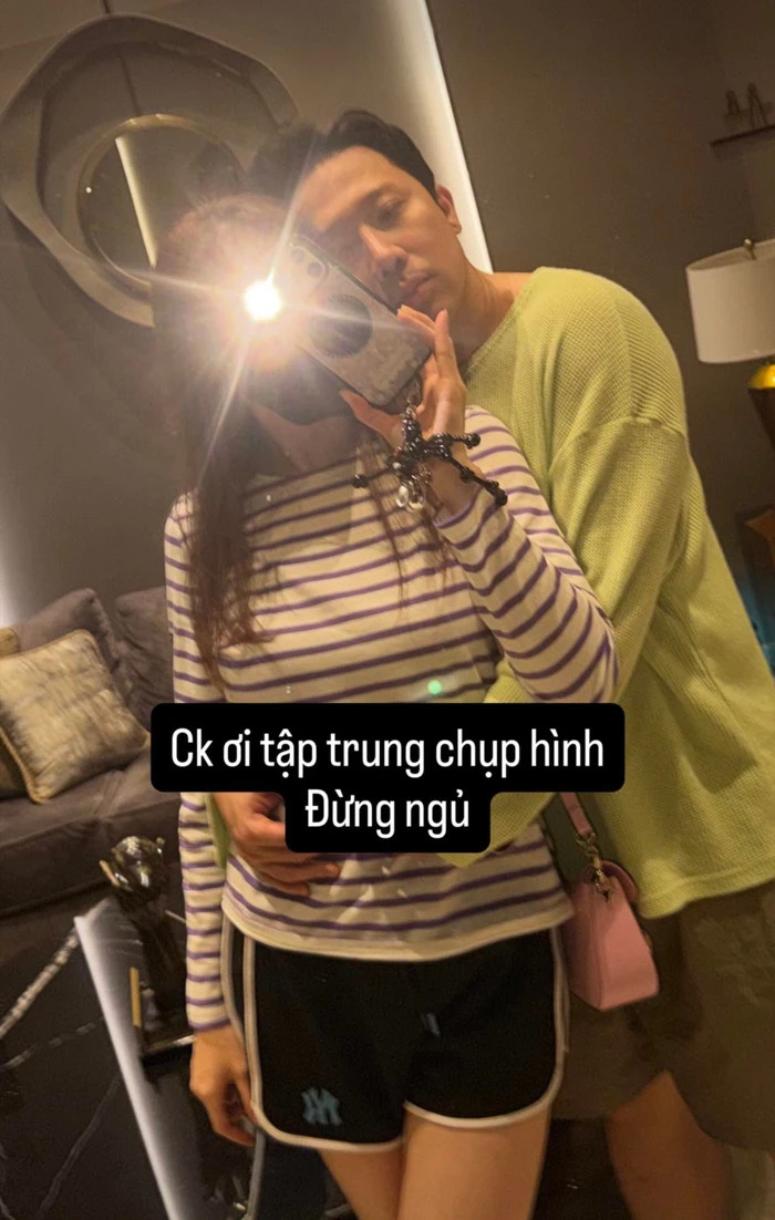 Trấn Thành bật khóc khi đang đi cùng vợ - Hình 4