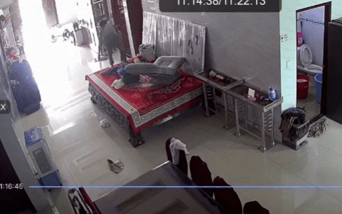 43 triệu người nín thở vì 1 chuyện diễn ra trong nhà Lê Dương Bảo Lâm, hàng xóm phải kéo đến xem hiện trường - Hình 3