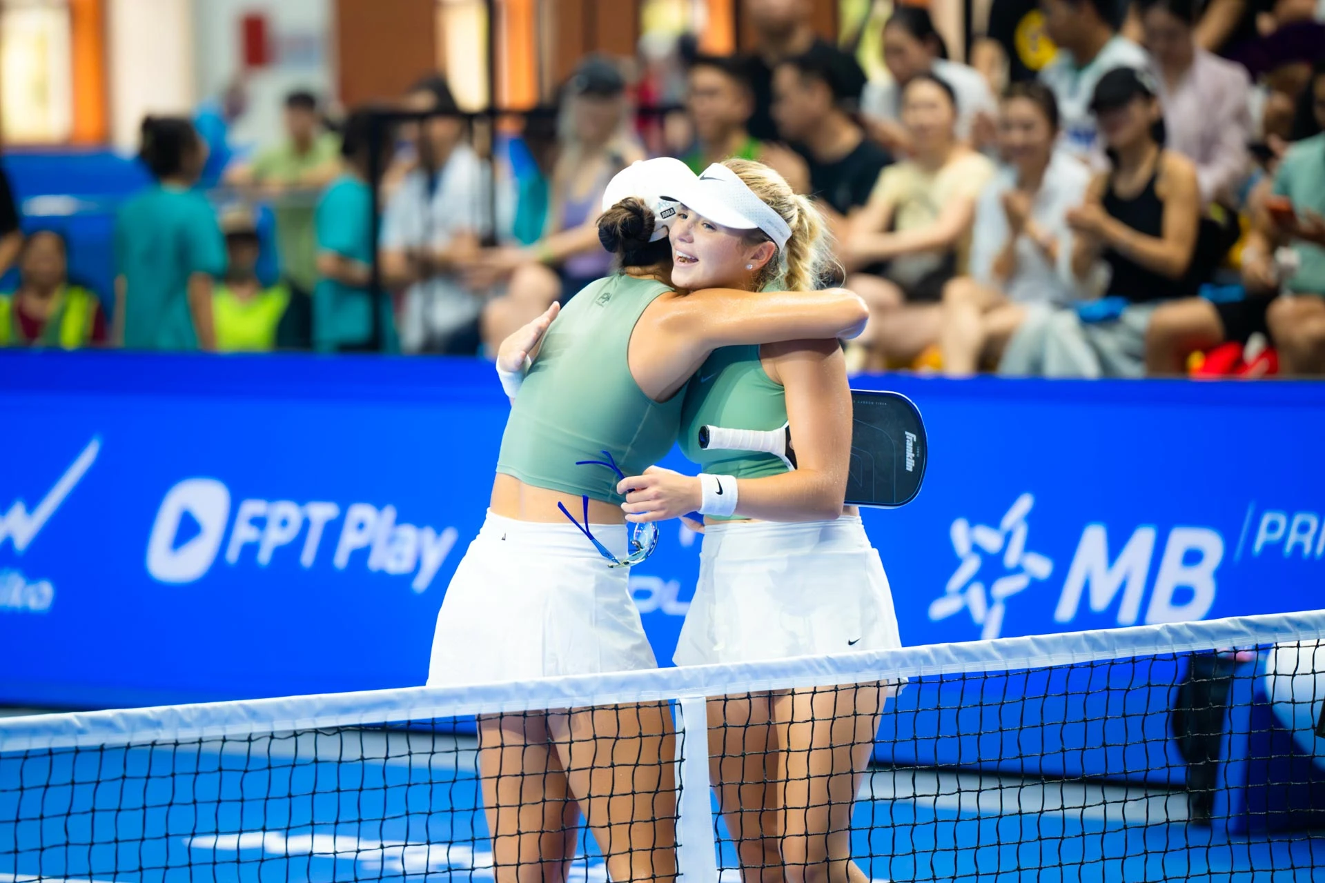 Đẳng cấp không thể bàn cãi: Thu Thuỷ - Ánh Dương Anna Leigh Water - Anna Bright vô địch PPA Hanoi, đội nón lá cực yêu - Hình 3