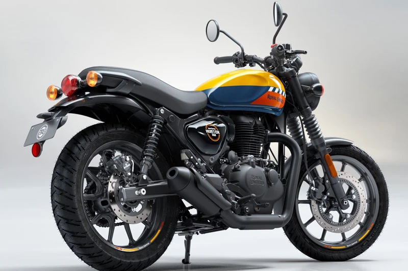 Môtô động cơ 349cc, phanh ABS, giá gần 43 triệu đồng - Hình 5