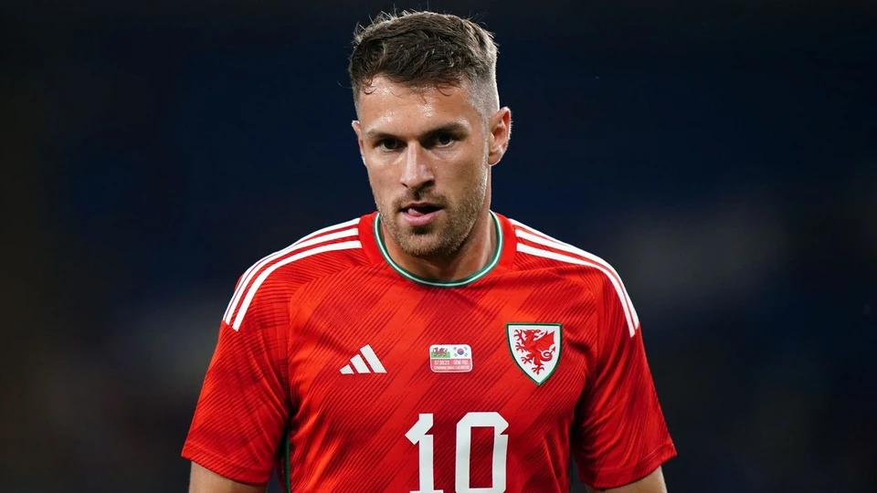 Aaron Ramsey giải nghệ - Hình 1