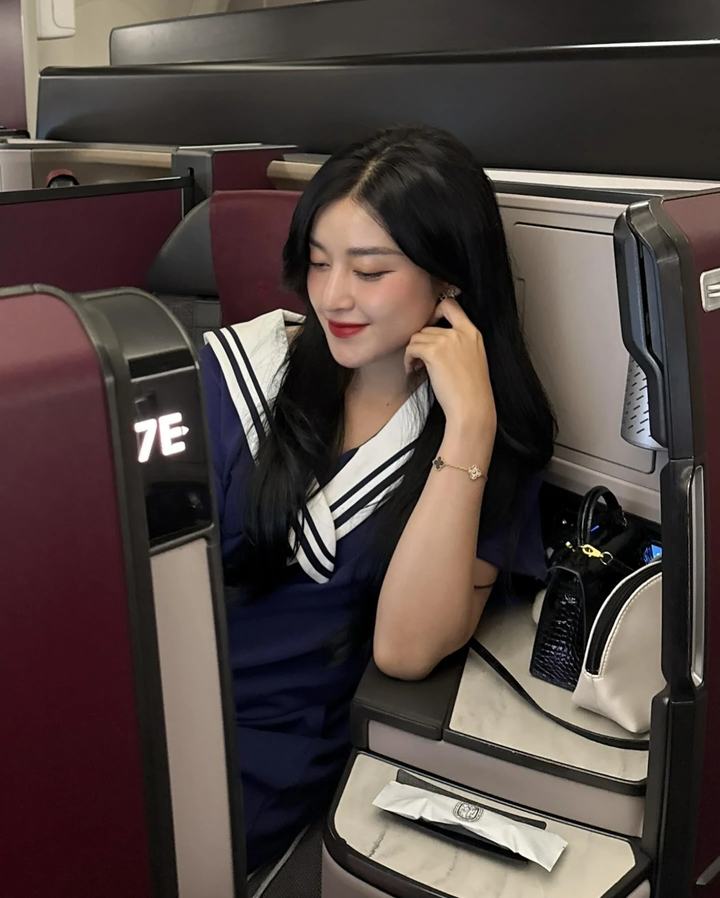 Á hậu Huyền My tiếp tục lên đơn sau vụ đôi giày bẩn bẩn, netizen nổi nóng: Tôi điên lắm rồi đấy! - Hình 6