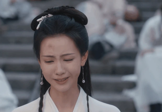 Nhìn mỹ nhân này khóc còn buồn cười hơn xem 100 bộ phim hài, méo mó mặt mày không có nổi 1 giọt nước mắt - Hình 8