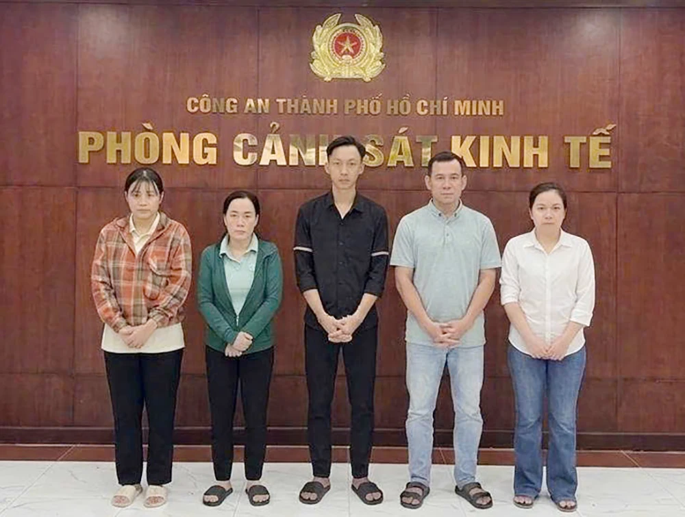 Sự thật sau công xưởng kem trộn gắn mác hàng ngoại vừa bị công an triệt phá - Hình 1