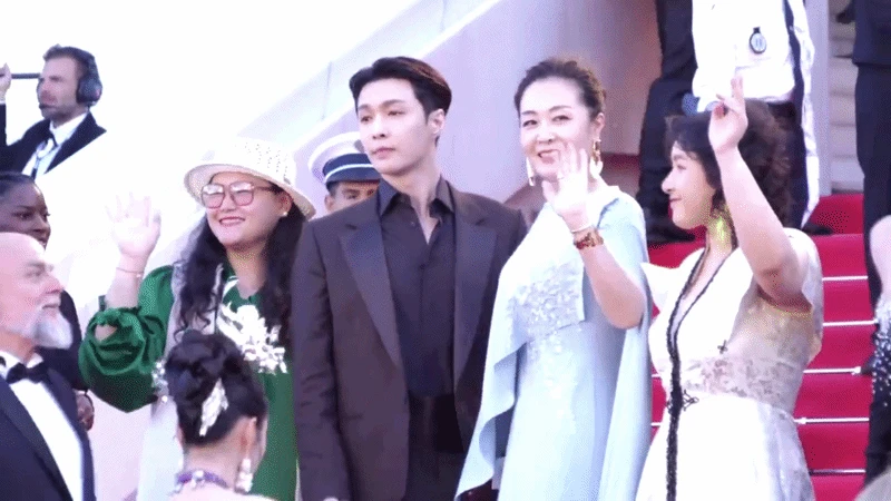 Muối mặt nhất Cannes ngày khai mạc: Trương Nghệ Hưng và dàn sao Cbiz vô danh bát nháo chỉ trỏ, ồn như cái chợ bị đuổi khỏi thảm đỏ! - Hình 3