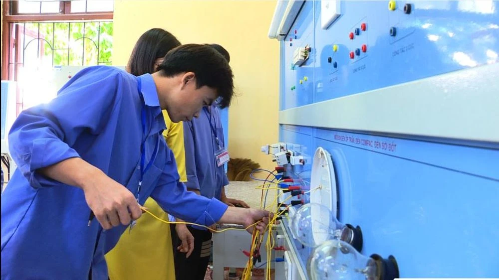 Học nghề sau tốt nghiệp THCS - hướng đi được nhiều học sinh lựa chọn - Hình 1