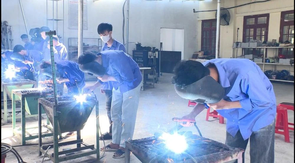 Học nghề sau tốt nghiệp THCS - hướng đi được nhiều học sinh lựa chọn - Hình 2