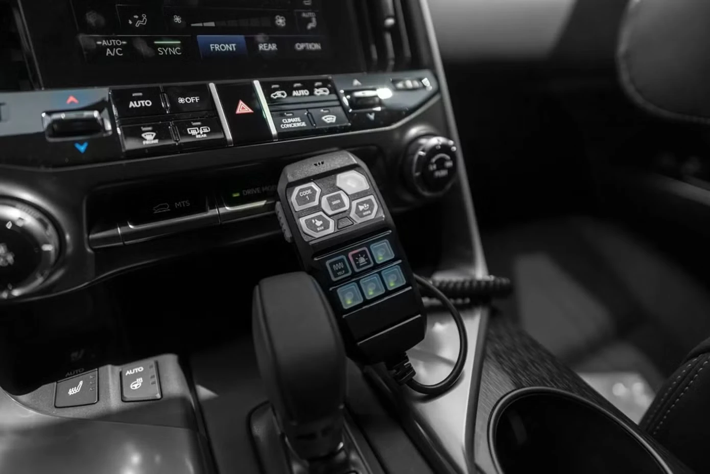 Lexus LX hybrid phiên bản bọc thép ra mắt - Hình 8