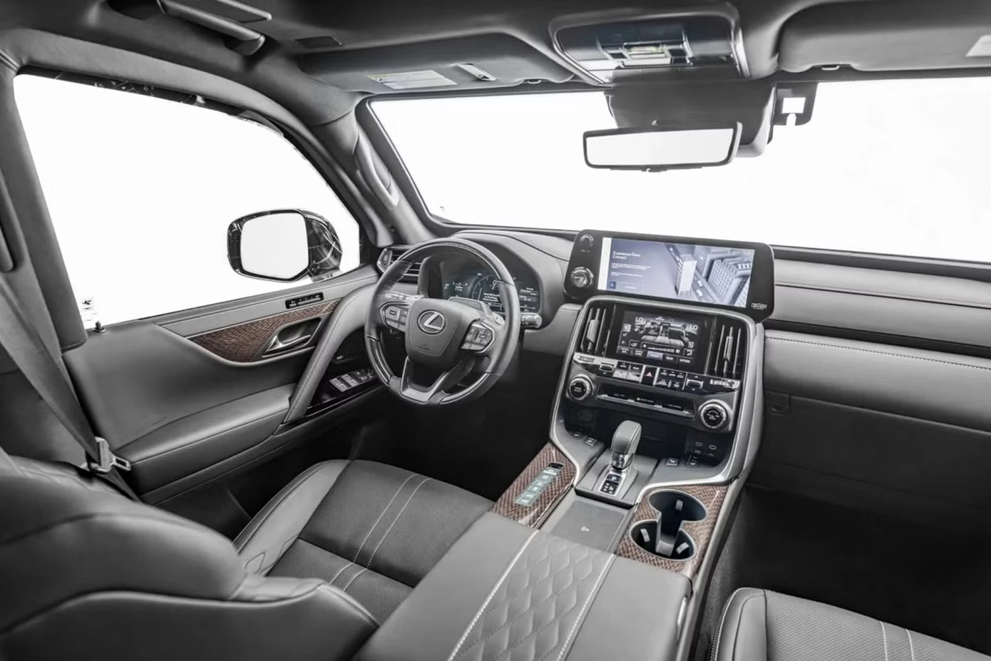 Lexus LX hybrid phiên bản bọc thép ra mắt - Hình 6