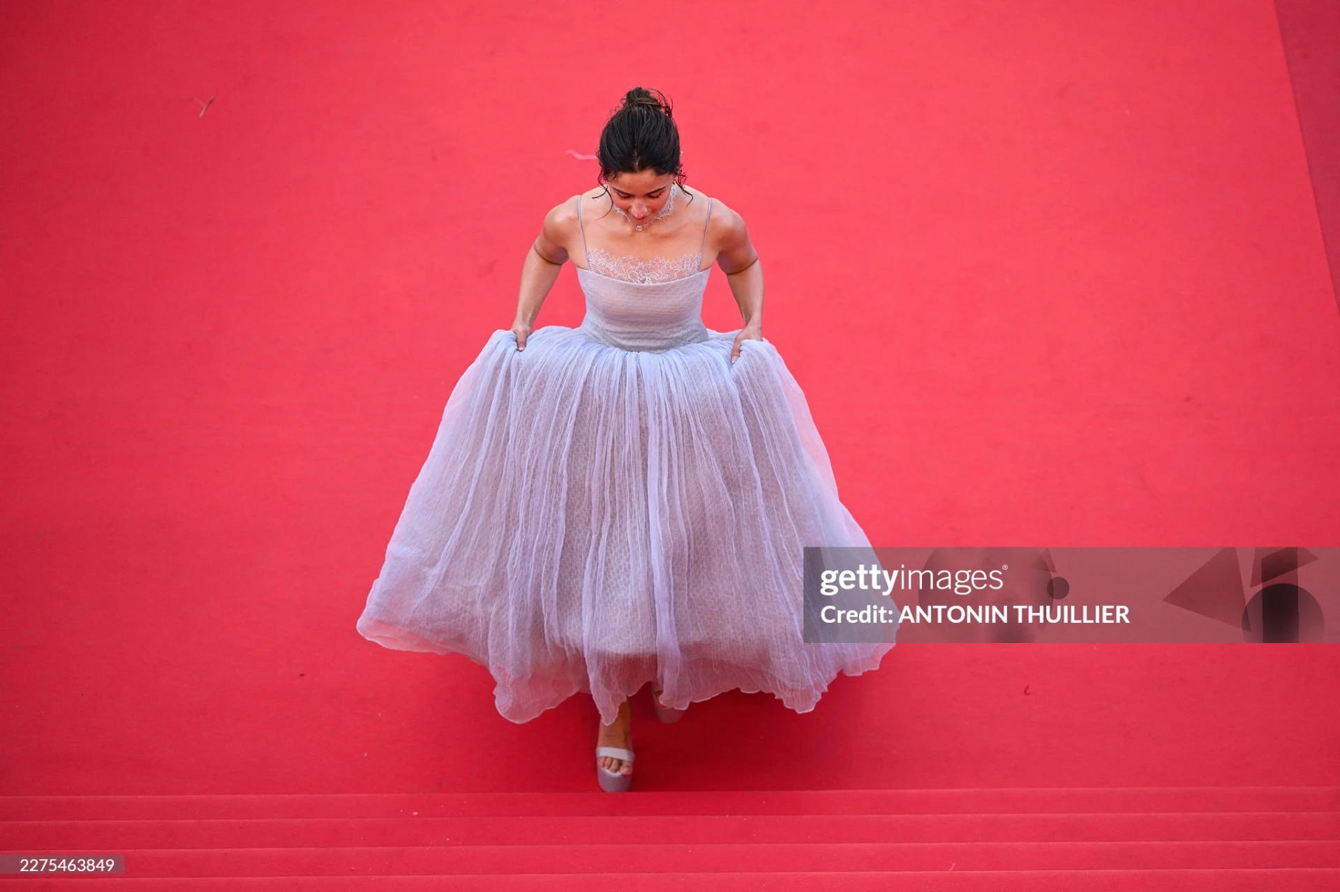 Thảm đỏ Cannes ngày 2: Demi Moore tha thướt bên chị đại Chompoo Araya, 1 Lọ Lem át cả dàn hoa hậu - thiên thần nội y - Hình 10
