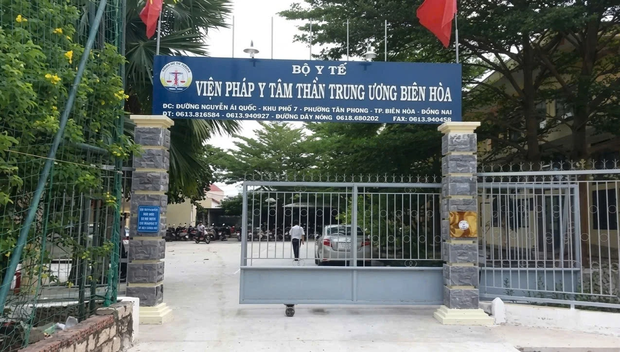 Vợ cựu cán bộ thanh tra tỉnh chạy giám định tâm thần cho chồng - Hình 1