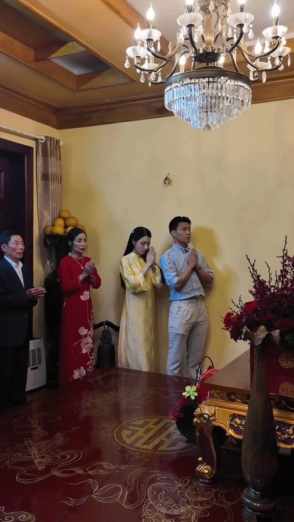 Bên trong căn nhà khang trang ở quê của Trần Bích Hạnh - vợ cầu thủ Văn Thanh: Gia thế khủng cỡ nào? - Hình 7