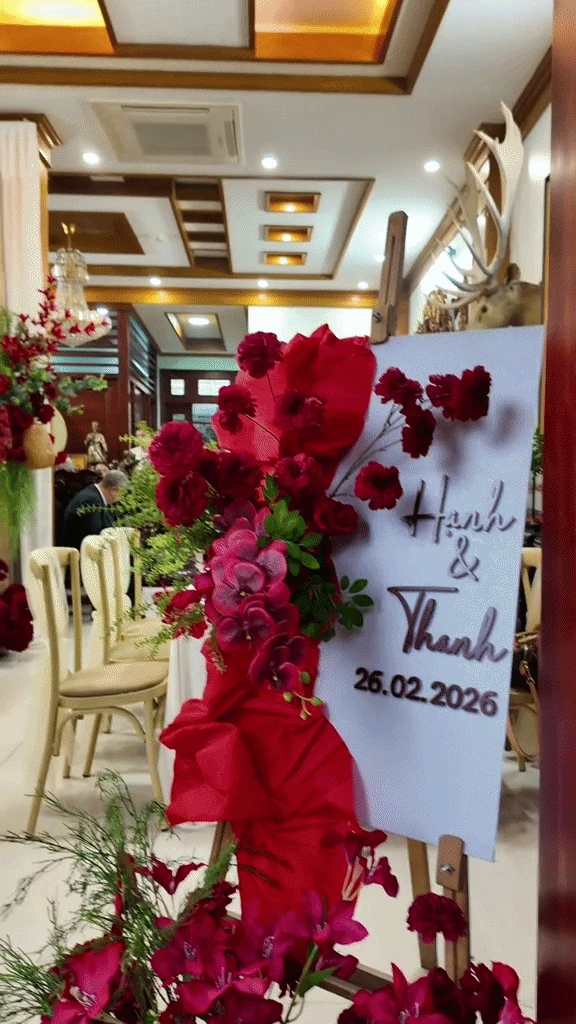Bên trong căn nhà khang trang ở quê của Trần Bích Hạnh - vợ cầu thủ Văn Thanh: Gia thế khủng cỡ nào? - Hình 4