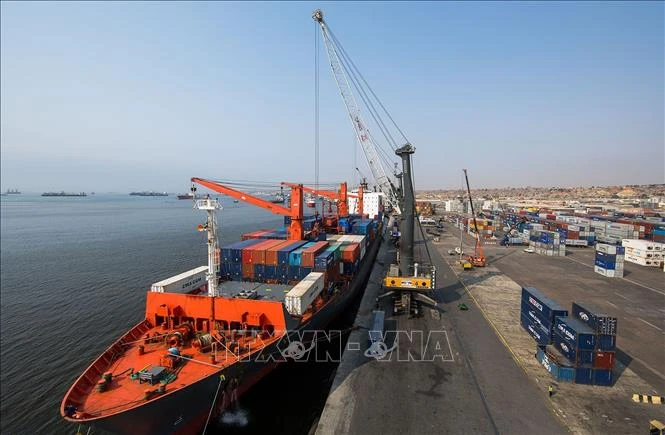 Châu Phi: Biến những cú sốc toàn cầu thành cơ hội tăng trưởng dài hạn - Hình 1