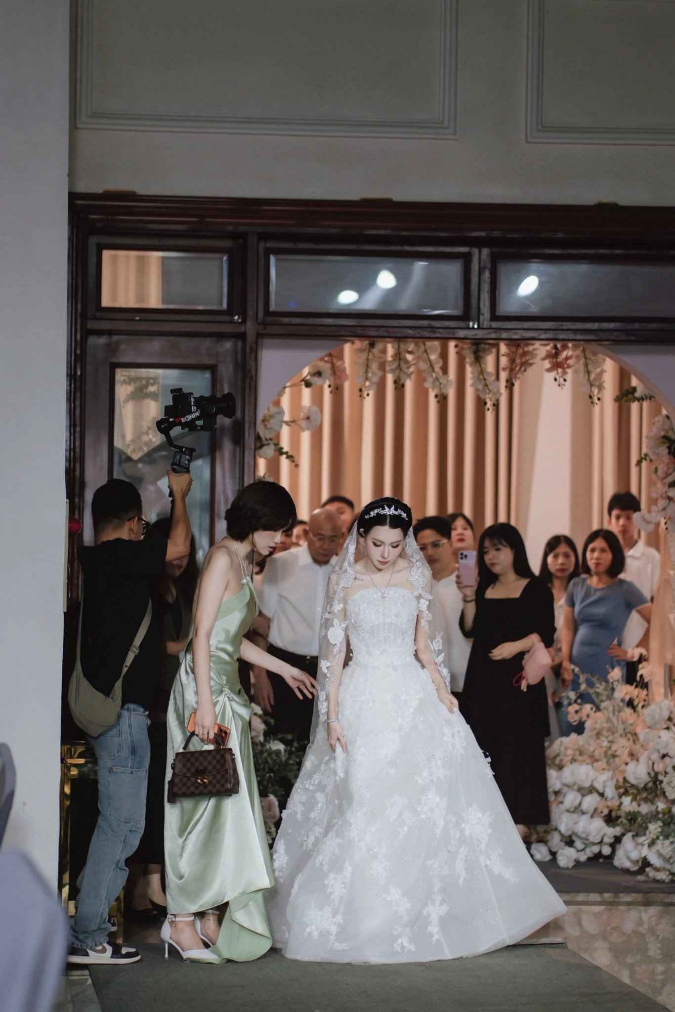 Hết cửa chê cô dâu của Văn Thanh, người thân tung ảnh đẹp không tì vết giúp lấy lại phong độ nữ thần phòng gym - Hình 1