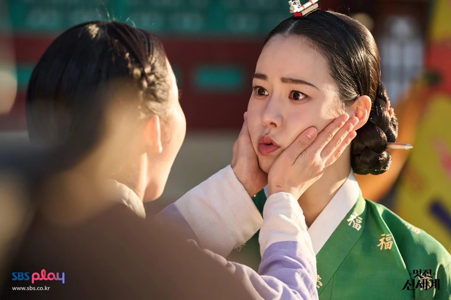 Hội phản diện phim Hàn rủ nhau đóng phim hài và cái kết: Cười sái cả quai hàm, há hốc mồm vì nữ chính - Hình 4