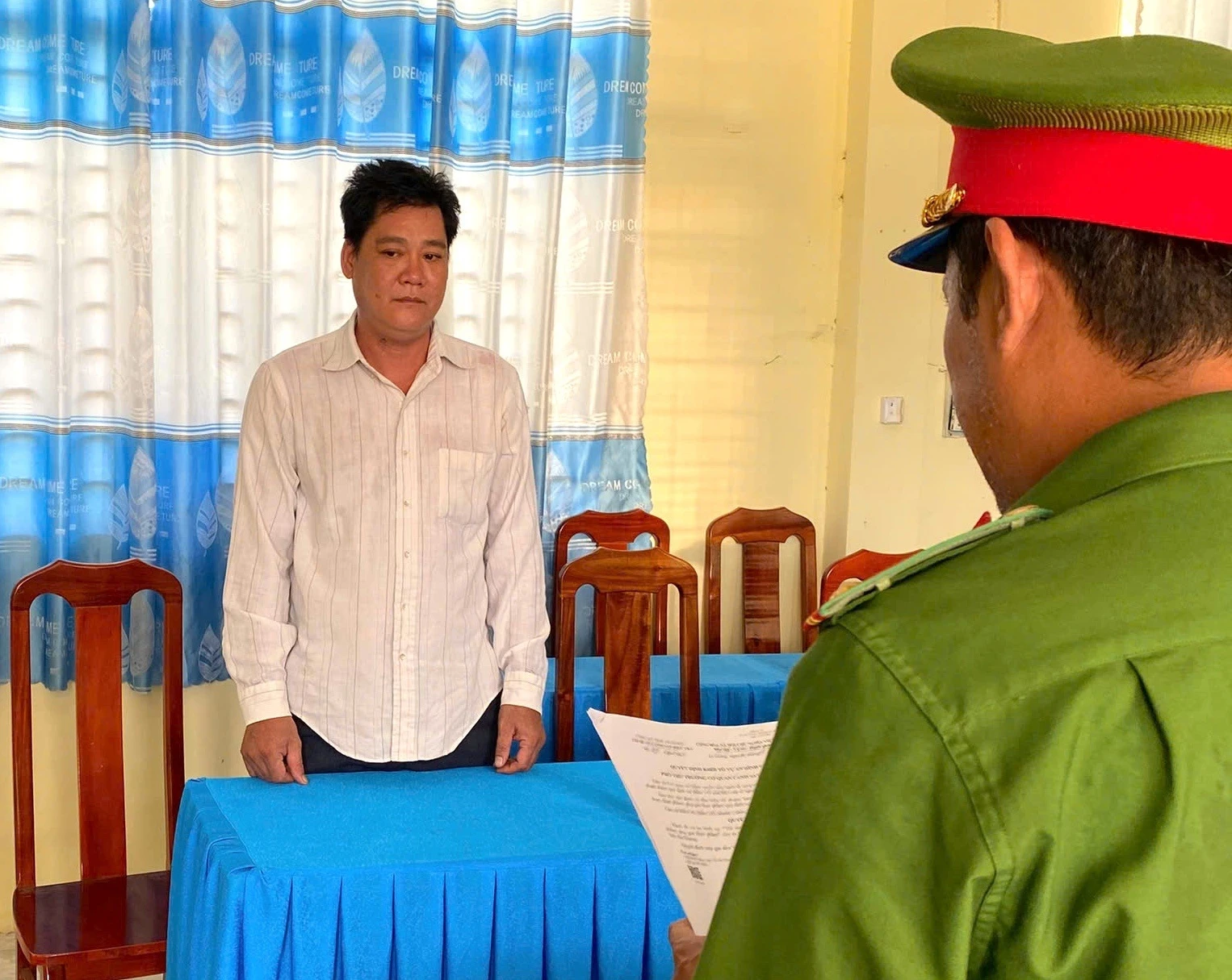 Khởi tố kẻ tuồn hơn 10 tấn cà phê giả từ bắp và đậu nành ra thị trường - Hình 1