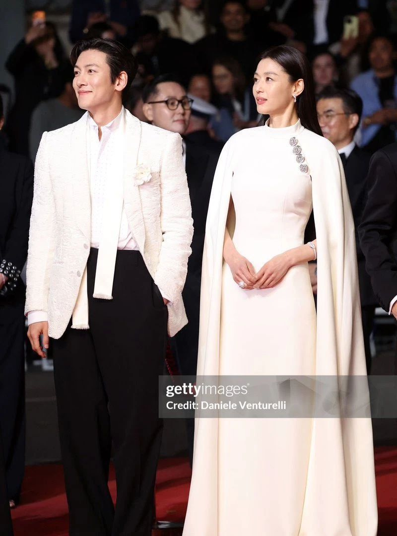 Cặp đôi đẹp nhất Cannes 2026 đây rồi: Nhà gái là nữ thần chảnh nhất showbiz, nhà trai visual đỉnh dã man - Hình 6