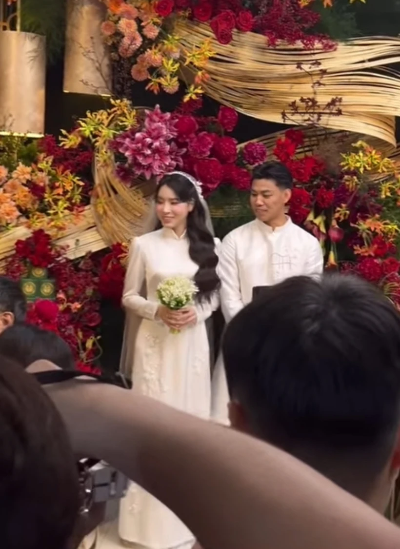 Cam thường check visual cô dâu Bích Hạnh ngày ăn hỏi, Văn Thanh tạo dáng lừng lững gợi nhớ ký ức Thường Châu - Hình 3