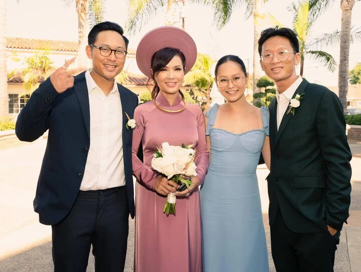 Hoa hậu tóc tém đầu tiên của showbiz Việt, bỏ hào quang sang Mỹ giờ ra sao? - Hình 3