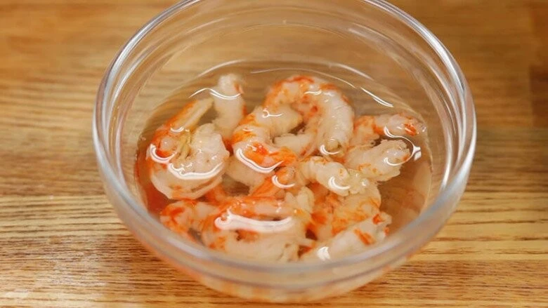 Lá này canxi gấp 2 lần sữa được ví là thứ rau vua, mùa hè đang bán đầy, 10.000đ/mớ xào nấu đều ngon - Hình 3