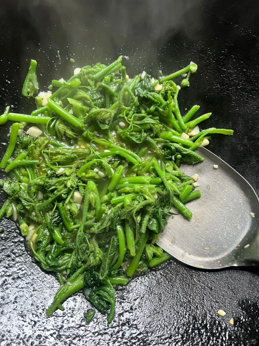 Quên salad đắt đỏ đi, mớ rau vài nghìn đồng ngoài chợ này mới là chổi quét mỡ đỉnh nhất mùa xuân! - Hình 8