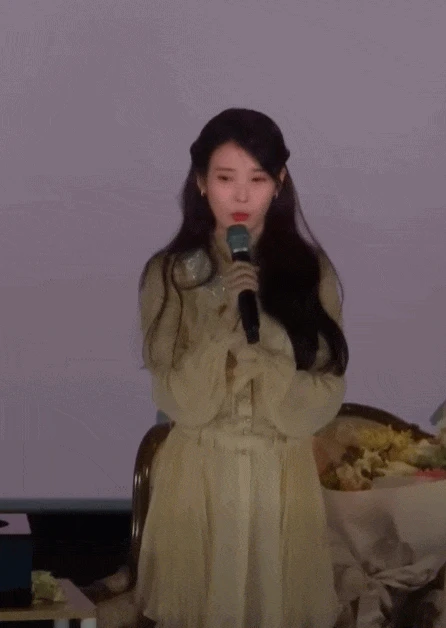 Showbiz có mỹ nhân cứ ra nhạc là top 1 cả nước, bỗng thành tội đồ quốc dân xin lỗi vẫn không được tha - Hình 10