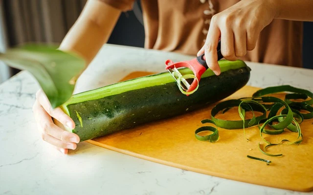 Bát canh thần dược thanh mát, hạ hỏa mùa hè được nấu từ thứ bạn đang vứt đi - Hình 1