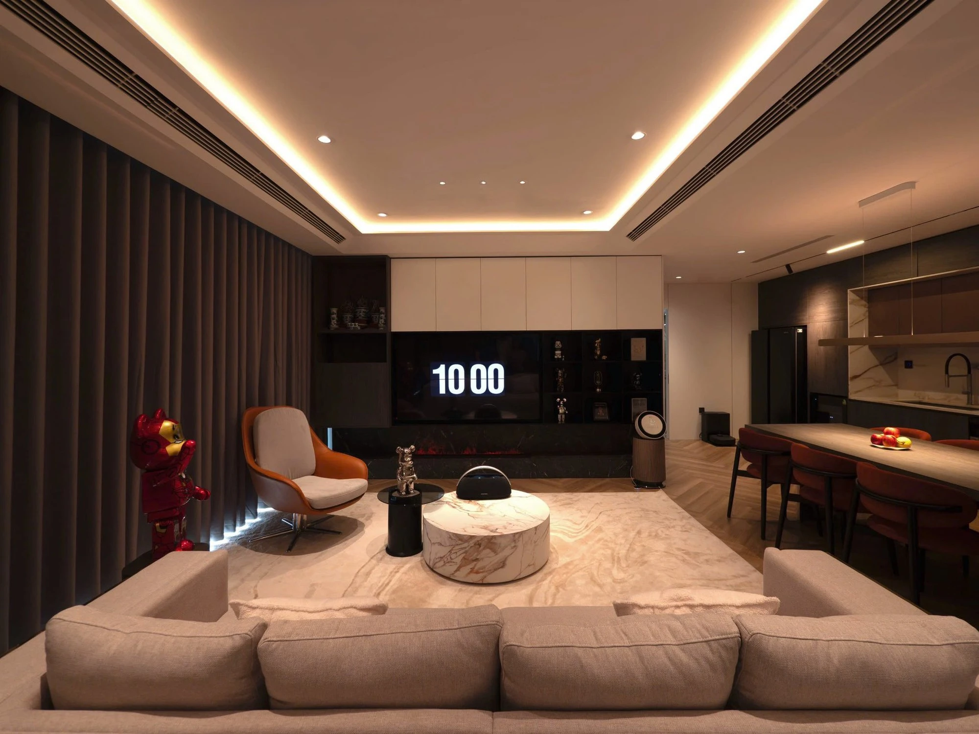 Bên trong căn hộ 120m2 của Hoàng Đức ở Hà Nội: View ngắm trọn sân Mỹ Đình, có cả thú chơi ngốn tiền - Hình 2