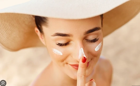 Đánh bay vết thâm lâu năm trên mặt: 5 cách hồi sinh làn da trắng mịn chỉ sau 2 tuần - Hình 2