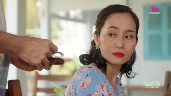 Nữ NSƯT mang bầu 6 tháng vẫn có trai tán, kết hôn 24 năm cả nước không biết mặt chồng - Hình 4