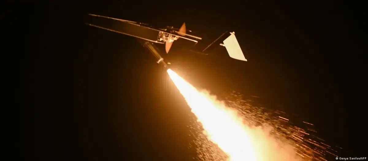 Các nước NATO tiến thoái lưỡng nan vì UAV Ukraine bay vào không phận - Hình 1