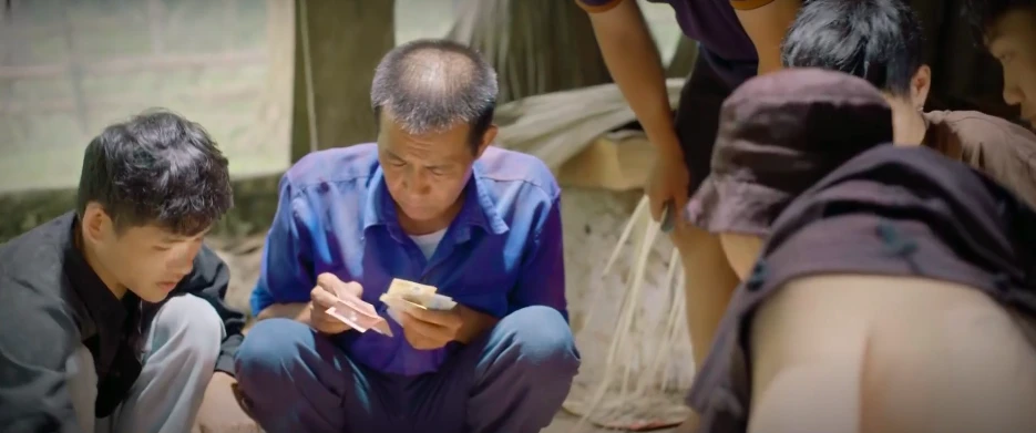 Lời hứa đầu tiên - Tập 11: Thiếu gia Hải Đăng dùng chiêu anh hùng cứu mỹ nhân với Vi Minh - Hình 1