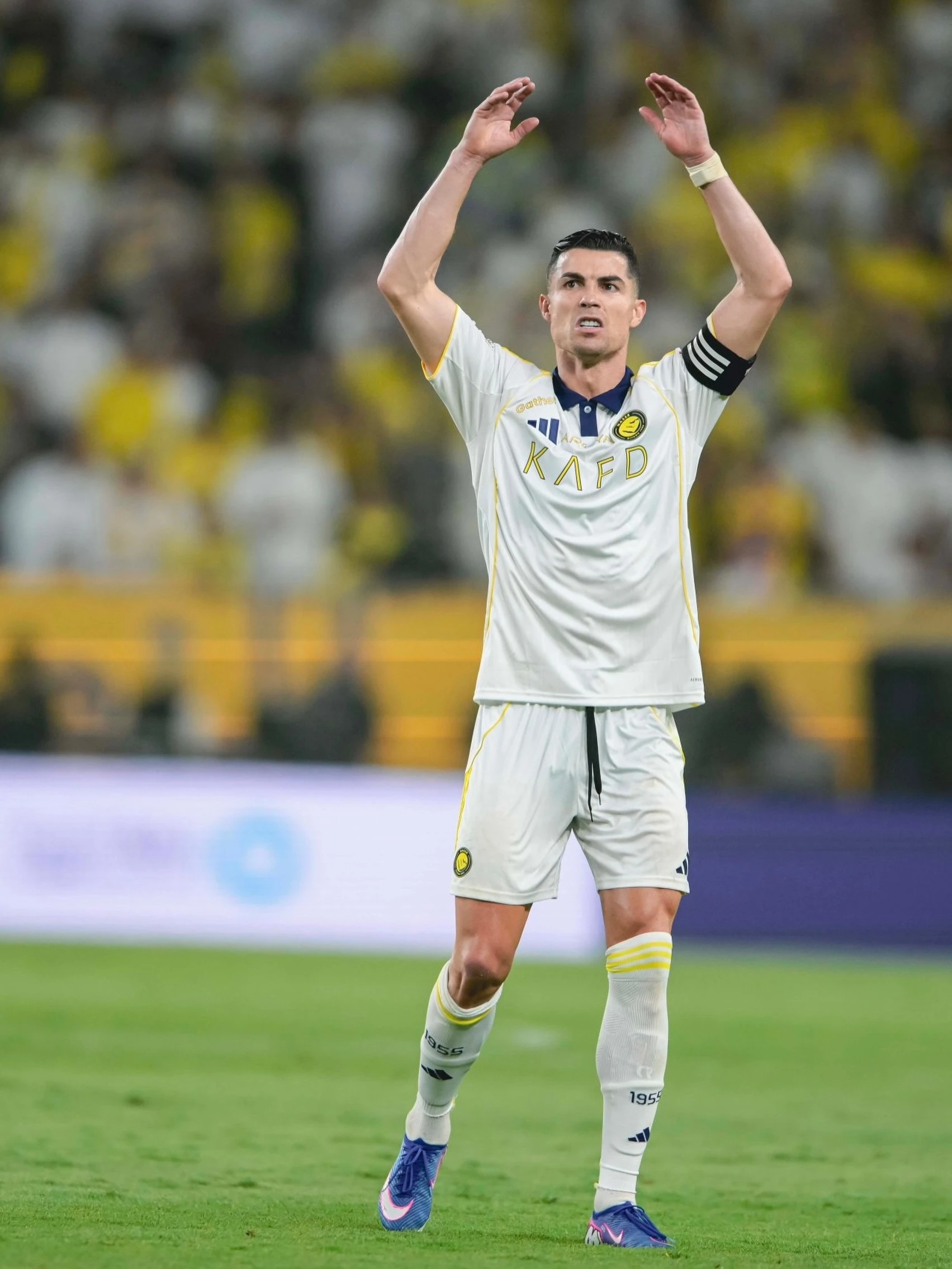 Ronaldo lập cú đúp đẳng cấp, Al Nassr chính thức vô địch giải Saudi Pro League - Hình 5