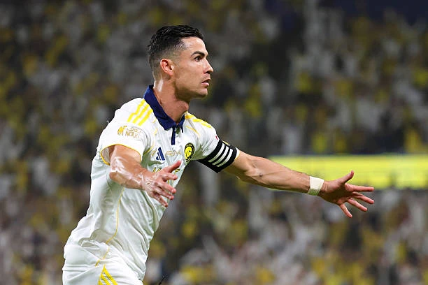 Ronaldo lập cú đúp đẳng cấp, Al Nassr chính thức vô địch giải Saudi Pro League - Hình 2