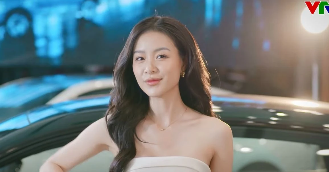 Chưa thấy Hoa hậu Việt nào trang điểm xấu cỡ này, nhìn đôi mắt có ngủ mơ cũng giật mình tỉnh giấc - Hình 5
