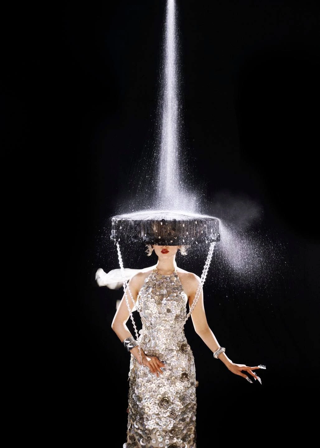 Sốc với mỹ nhân Việt đẹp như hoa như ngọc: Sắc vóc xứng đáng thi Hoa hậu, nói tiên nga giáng thế không ngoa - Hình 2
