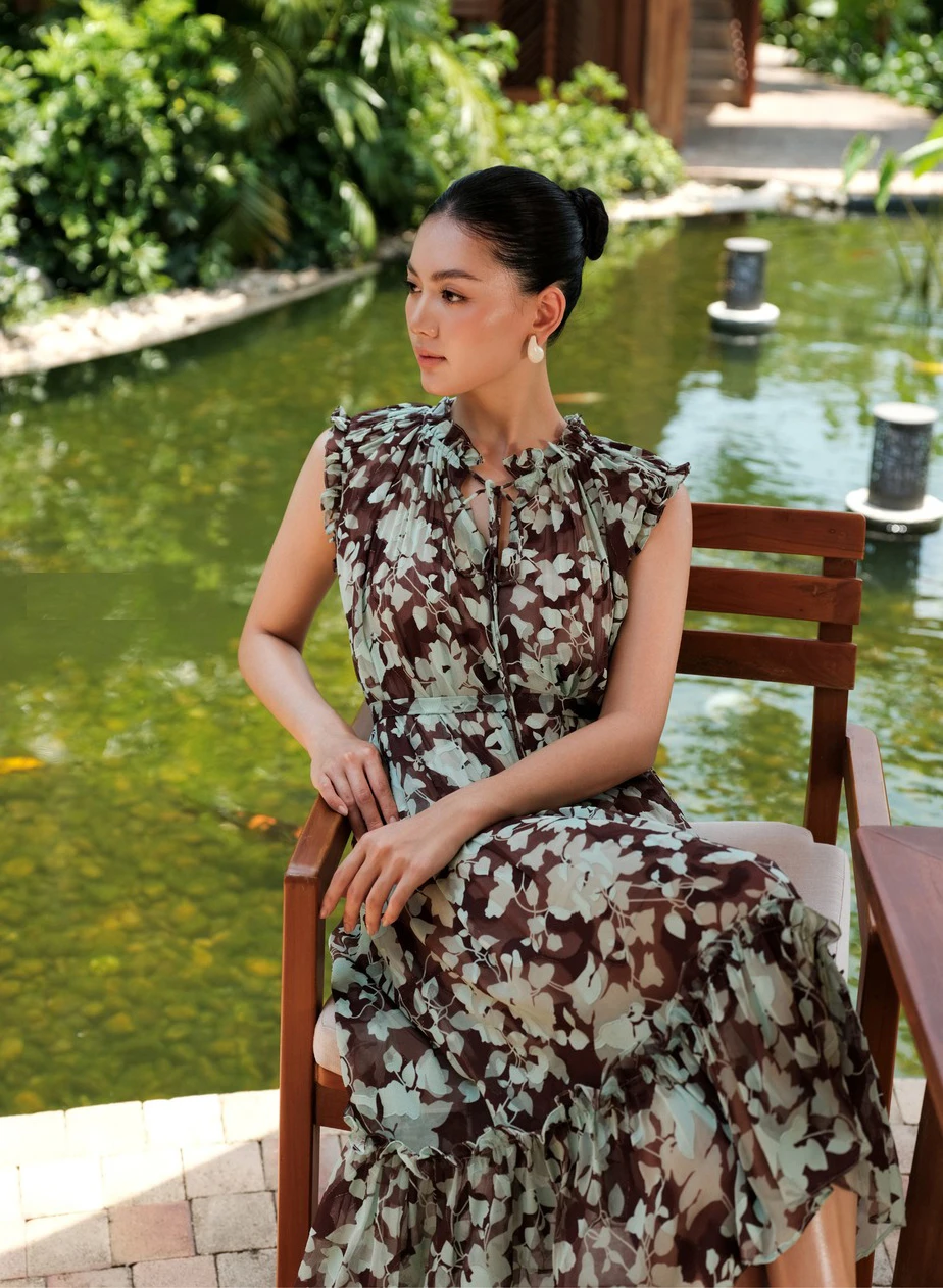 Váy hoa xếp tầng, điểm chạm ngọt ngào làm trẻ hóa phong cách - Hình 2