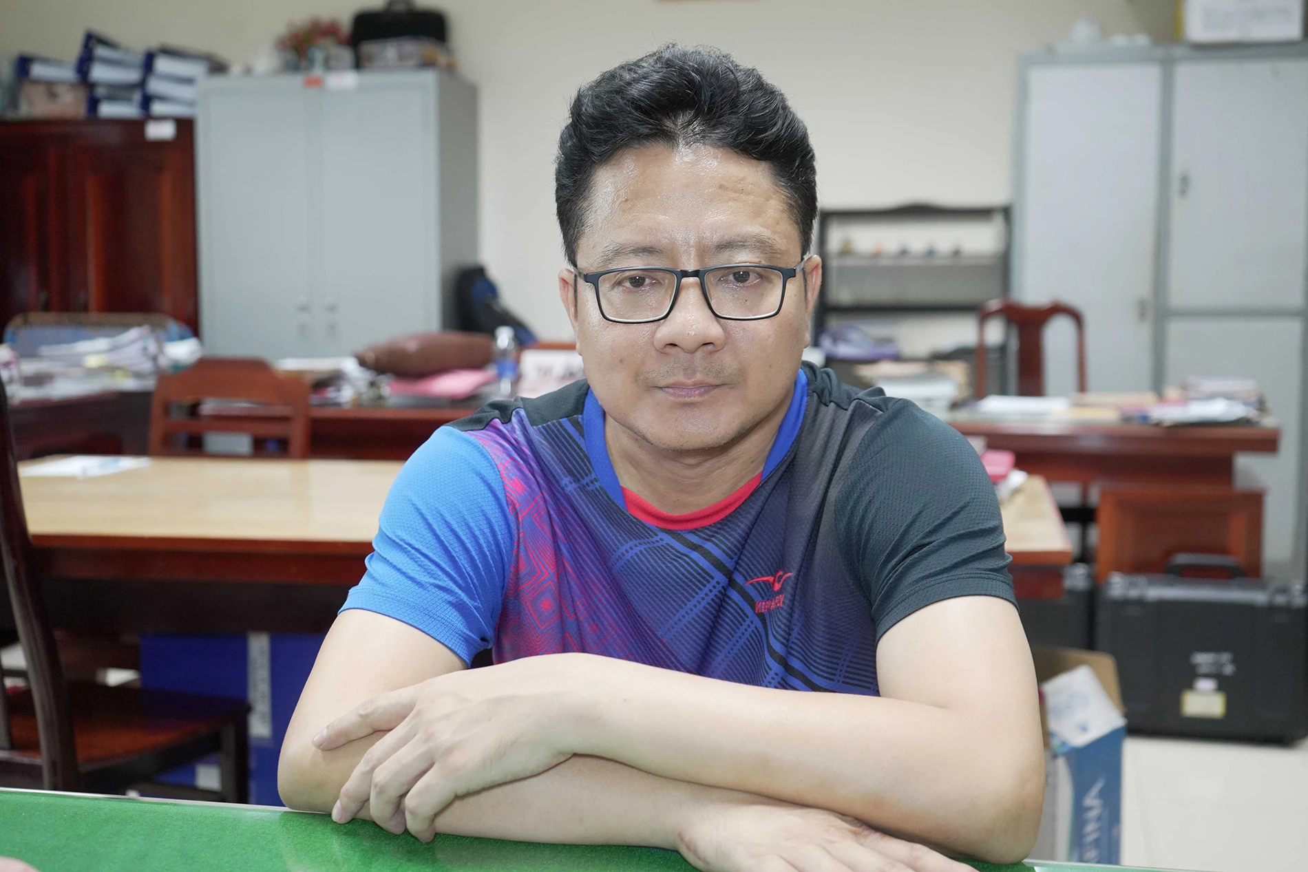 Vụ cán bộ thuế nhận tiền của doanh nghiệp trên ô tô: Công an tìm thêm bị hại - Hình 1