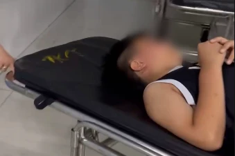Nam sinh 9 tuổi nghi bị giáo viên dạy thêm đánh bầm mặt, ù tai - Hình 2