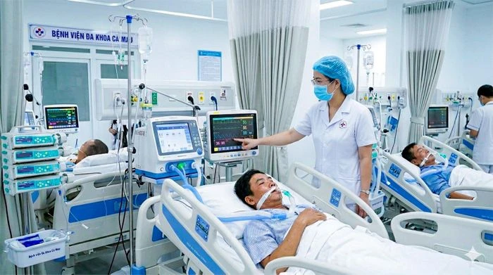Ba người ở Cà Mau nhập viện nghi ngộ độc rượu, một người tử vong - Hình 1