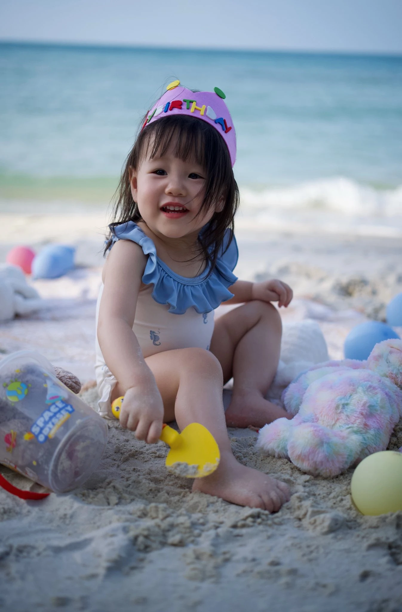 Phương Oanh khoe cận gương mặt của ái nữ, mắt to tròn bầu bĩnh giống hệt mẹ, mới 2 tuổi đã thích vào nấu nướng cùng mẹ - Hình 4
