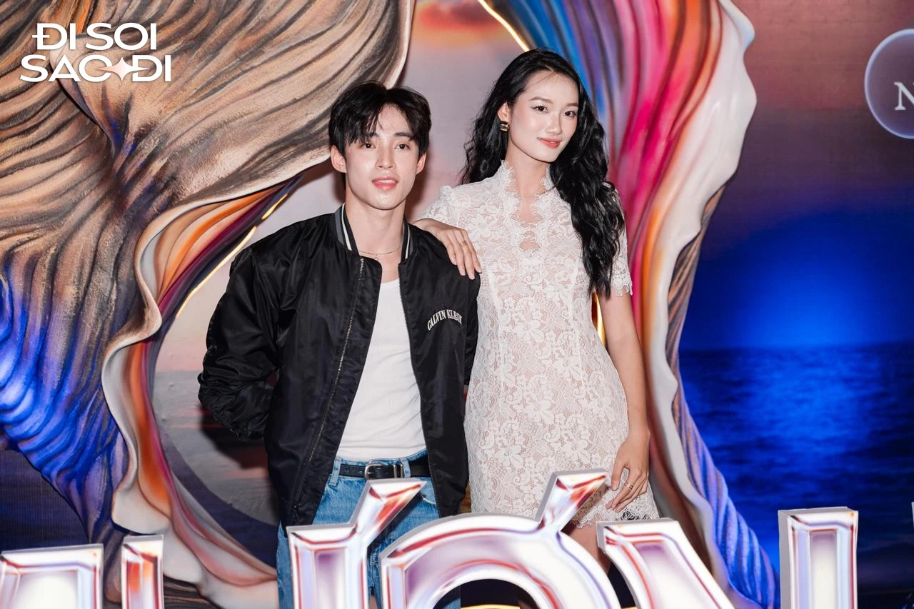 Thảm đỏ HOT nhất hôm nay: Tiểu Vy đẹp lấn át Thanh Thủy - Thiên Ân, Hòa Minzy xinh yêu như công chúa - Hình 13