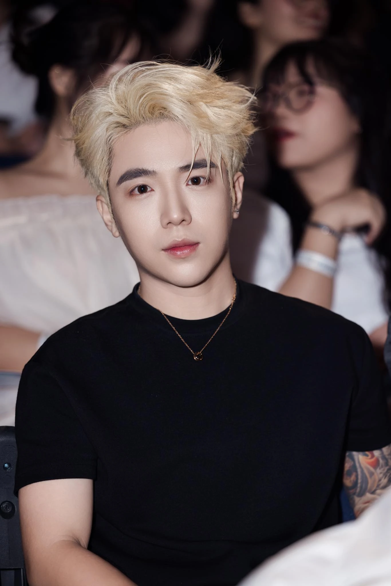 Nam thần tượng Việt vừa comeback đã bị kêu gọi tẩy chay, dùng AI chế ảnh khiến đồng nghiệp phải lên tiếng giải cứu - Hình 7
