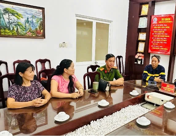Vụ cháy chung cư ở TPHCM: Không có các anh thì chồng tôi chẳng còn - Hình 1