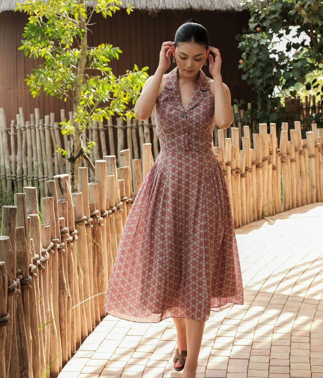Kiểu váy họa tiết ấn tượng nhất mùa - Hình 4