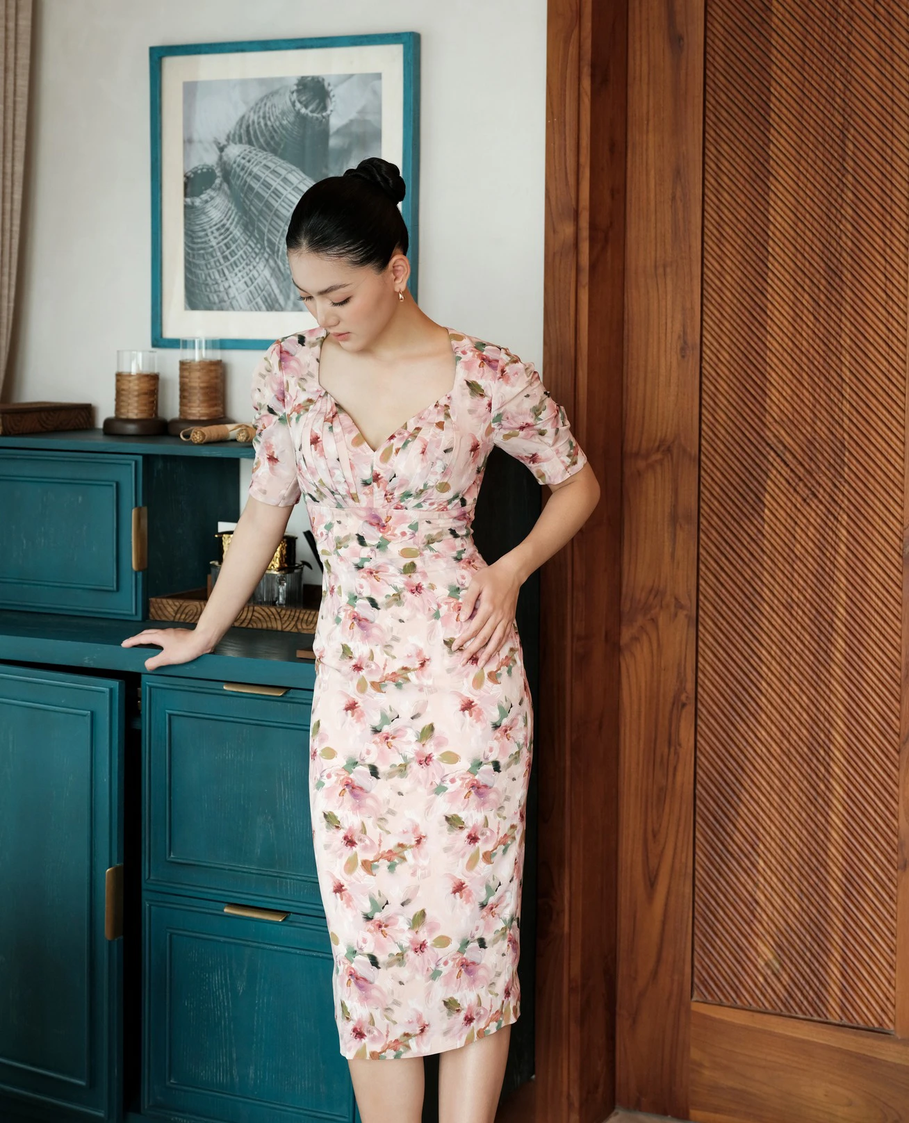 Kiểu váy họa tiết ấn tượng nhất mùa - Hình 2