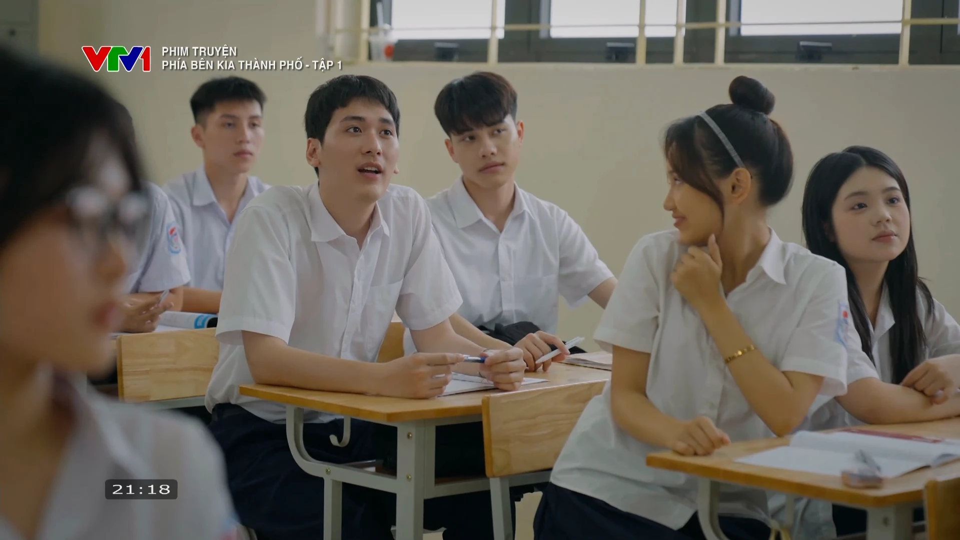Phía bên kia thành phố - Tập 1: Thiên tài Toán học bị bắt nạt vì không có bố - Hình 5