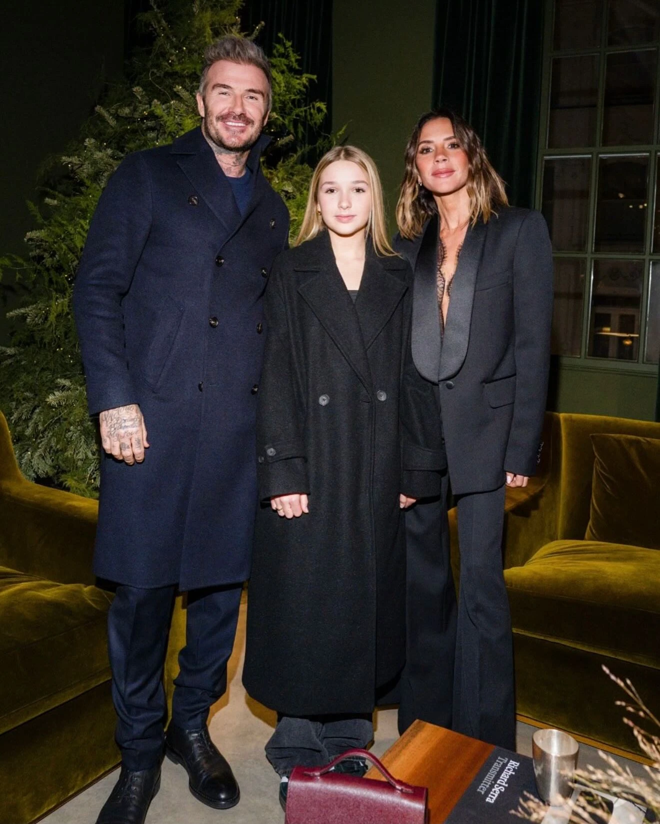 Tiểu thư Harper Beckham gặp kiếp nạn lên mụn tuổi dậy thì, lập tức có tham vọng khởi nghiệp làm cô chủ ngành skincare - Hình 2