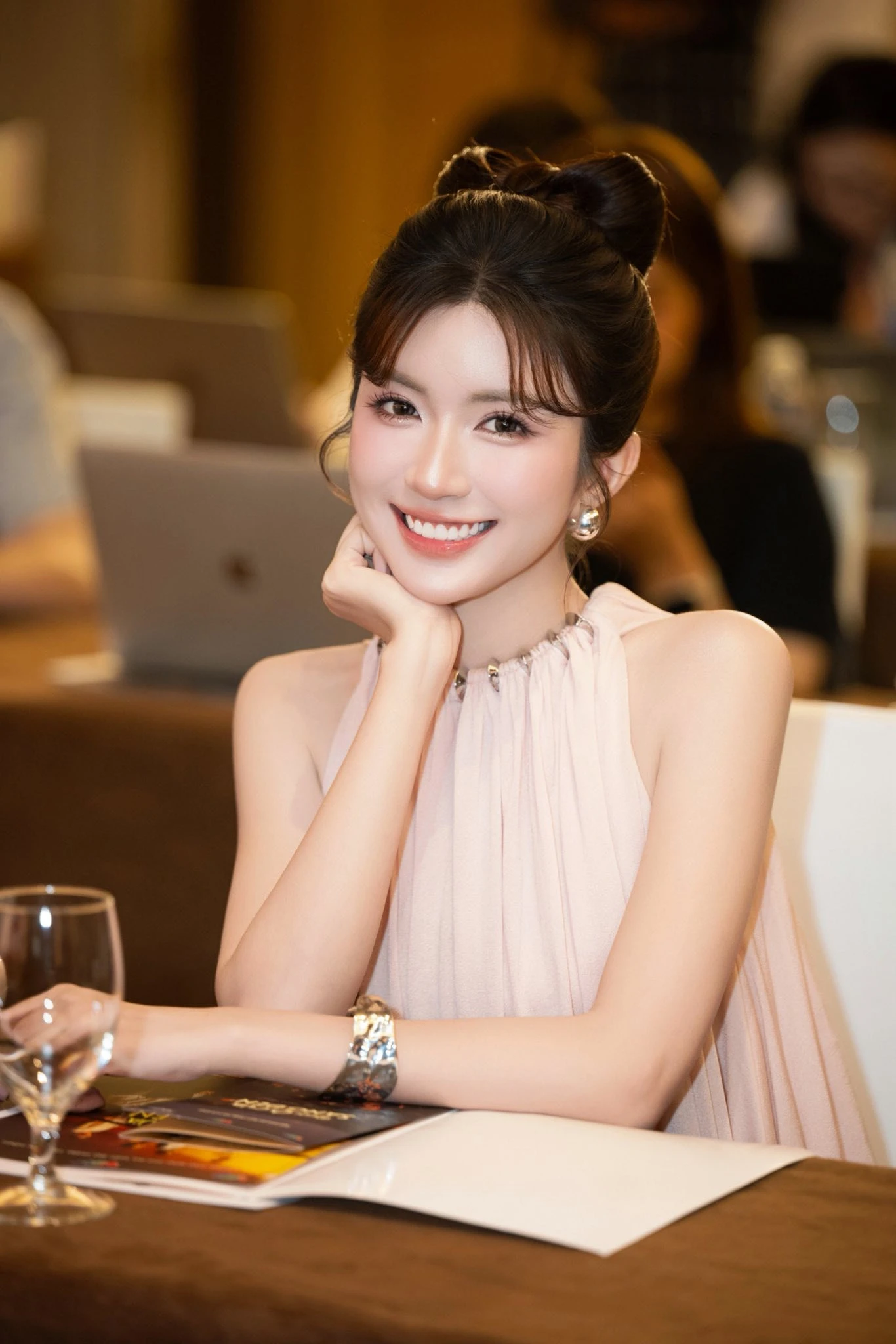 Diễn viên Ngọc Huyền rõ ràng tiền nong với ông xã, được mẹ chồng coi như con gái - Hình 2